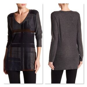 Go Couture Printed V-Neck Sweater sz Medium in Cha